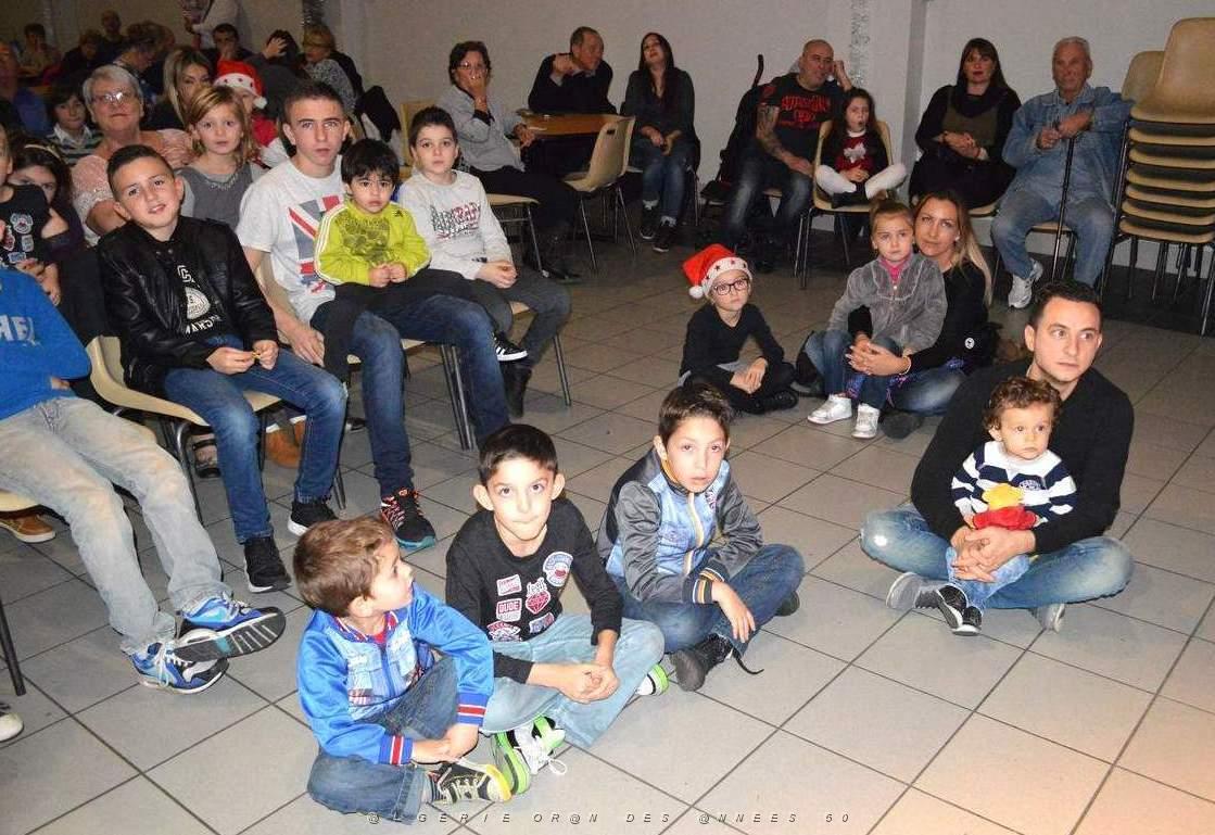 AOBR 2015 12 20 MARSEILLE ARBRE DE NOEL (30).JPG
